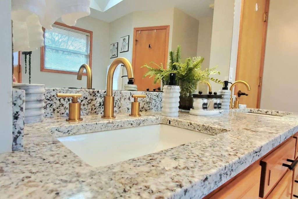 Freshly Remodeled Quaint Home Springfield Eksteriør bilde